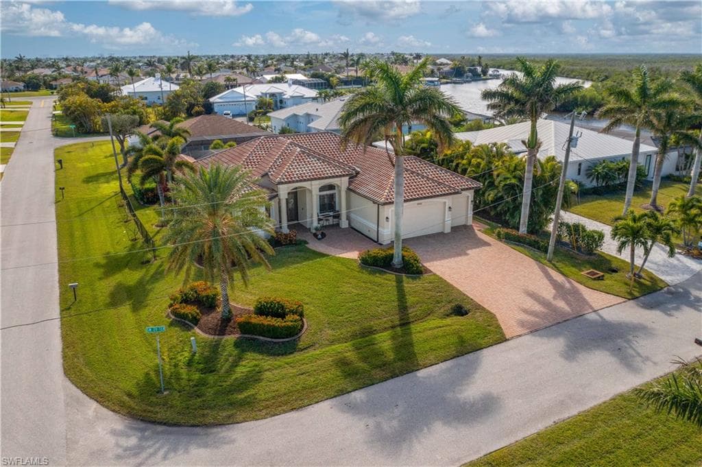 2900 SW 29th TER CAPE CORAL, FL 33914