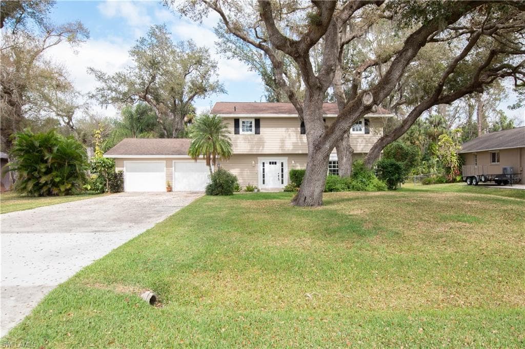 7325 Sean LN NORTH FORT MYERS, FL 33917