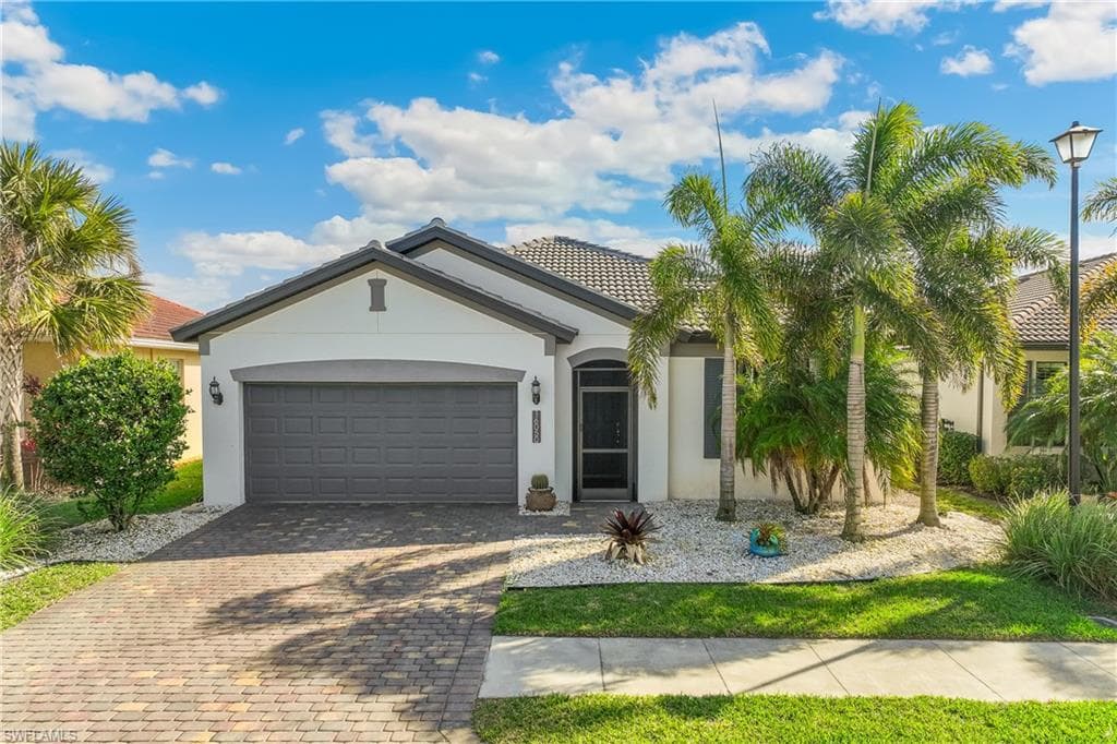 16050 Mistflower DR ALVA, FL 33920