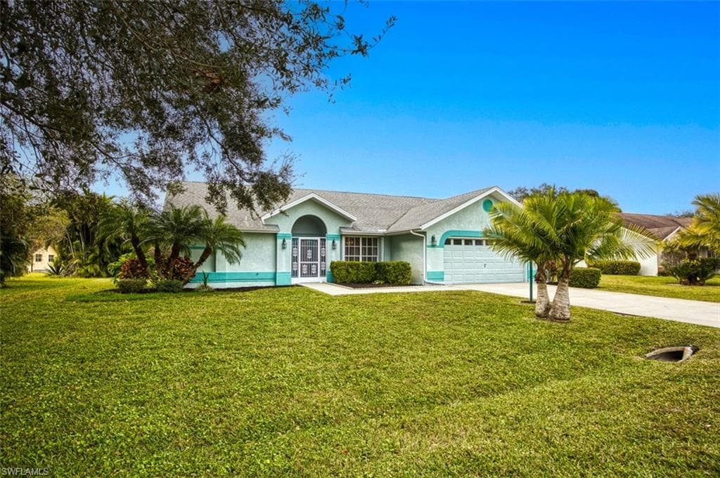 558 Foxcreek DR LEHIGH ACRES, FL 33974