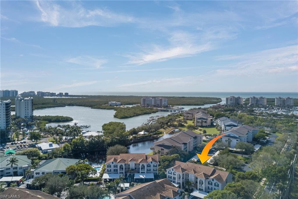 585 Club Side DR 201 NAPLES, FL 34110