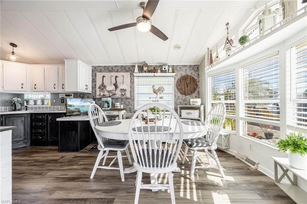 82 Gresham LN NORTH FORT MYERS, FL 33903