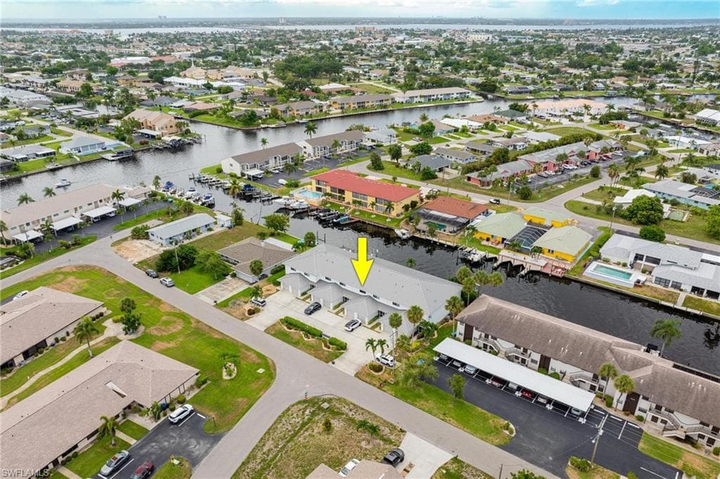 1102 SE 39th TER 105 CAPE CORAL, FL 33904