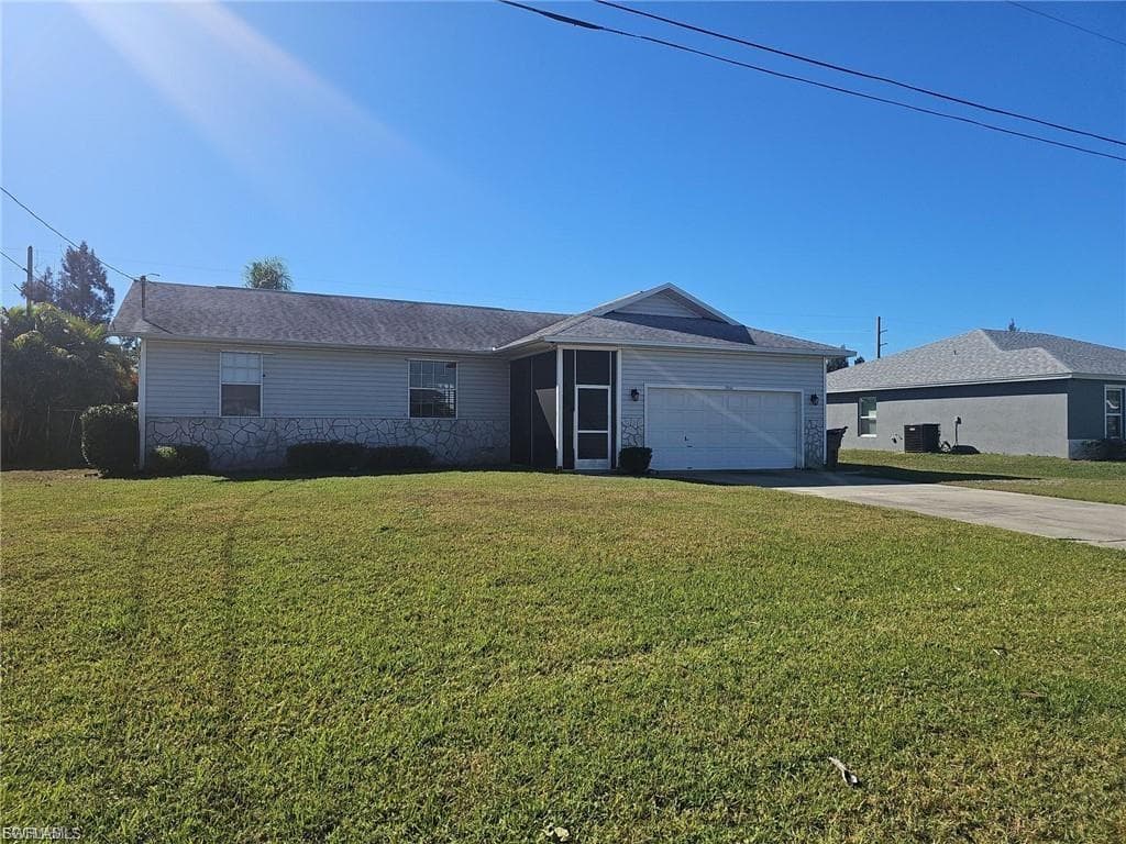 1932 SW 3rd TER CAPE CORAL, FL 33991