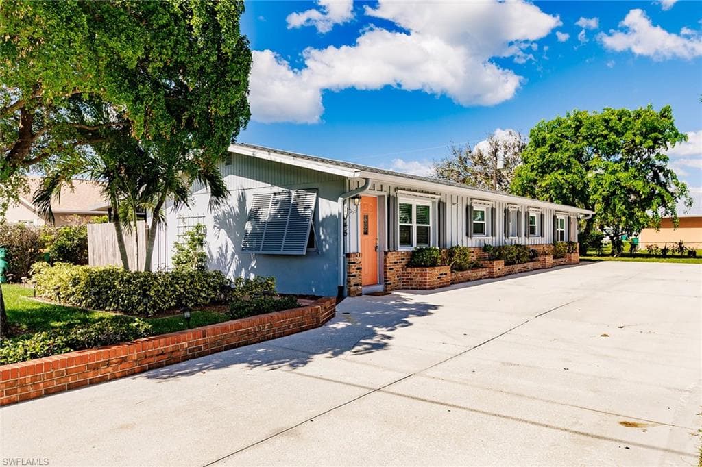 1045 Granada BLVD NAPLES, FL 34103