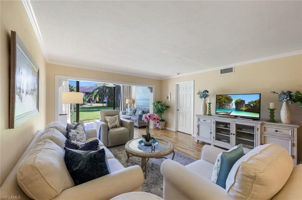 940 Palm View DR 115 NAPLES, FL 34110