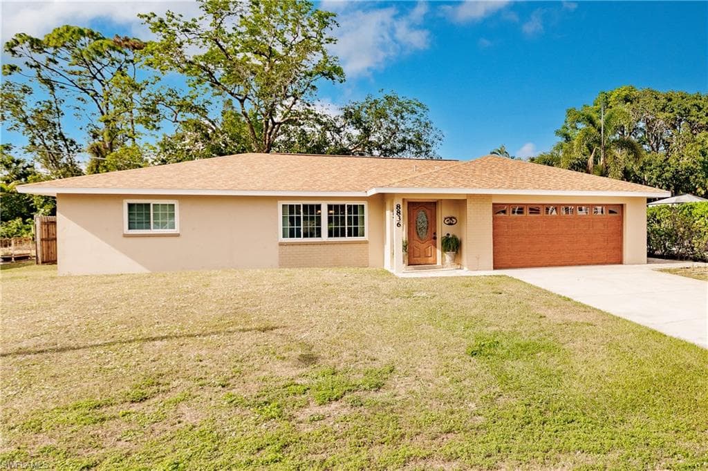 8836 Geneva ST FORT MYERS, FL 33907