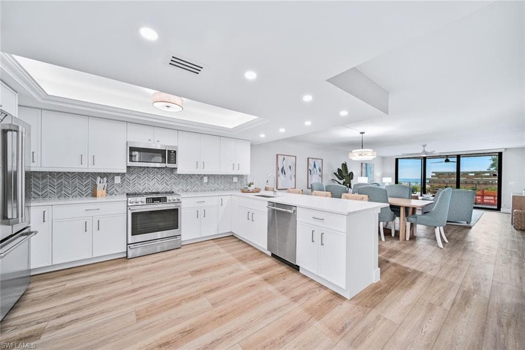 2501 W Gulf DR 102 SANIBEL, FL 33957