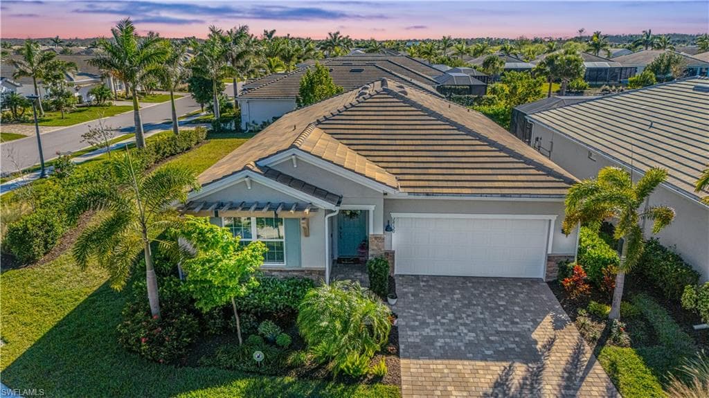 28120 Seasons Tide AVE BONITA SPRINGS, FL 34135