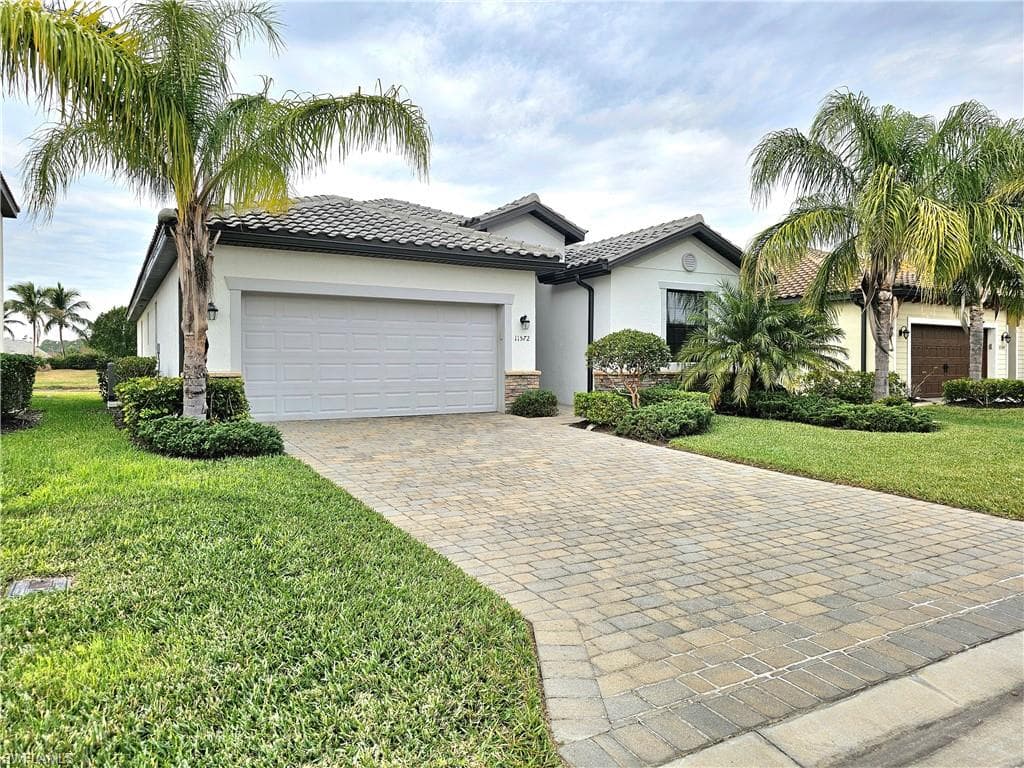 11572 Shady Blossom DR FORT MYERS, FL 33913