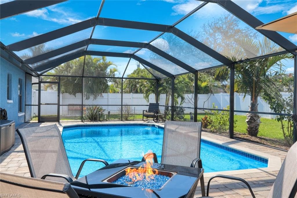 32 NE 13th PL CAPE CORAL, FL 33909