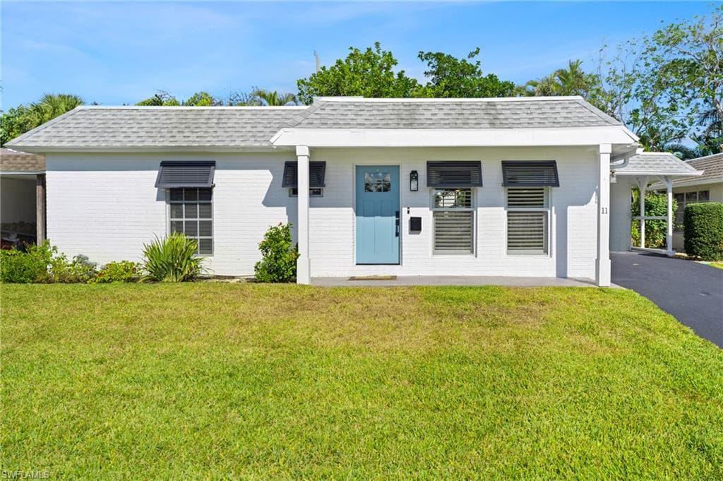 11 Knights Bridge RD NAPLES, FL 34112