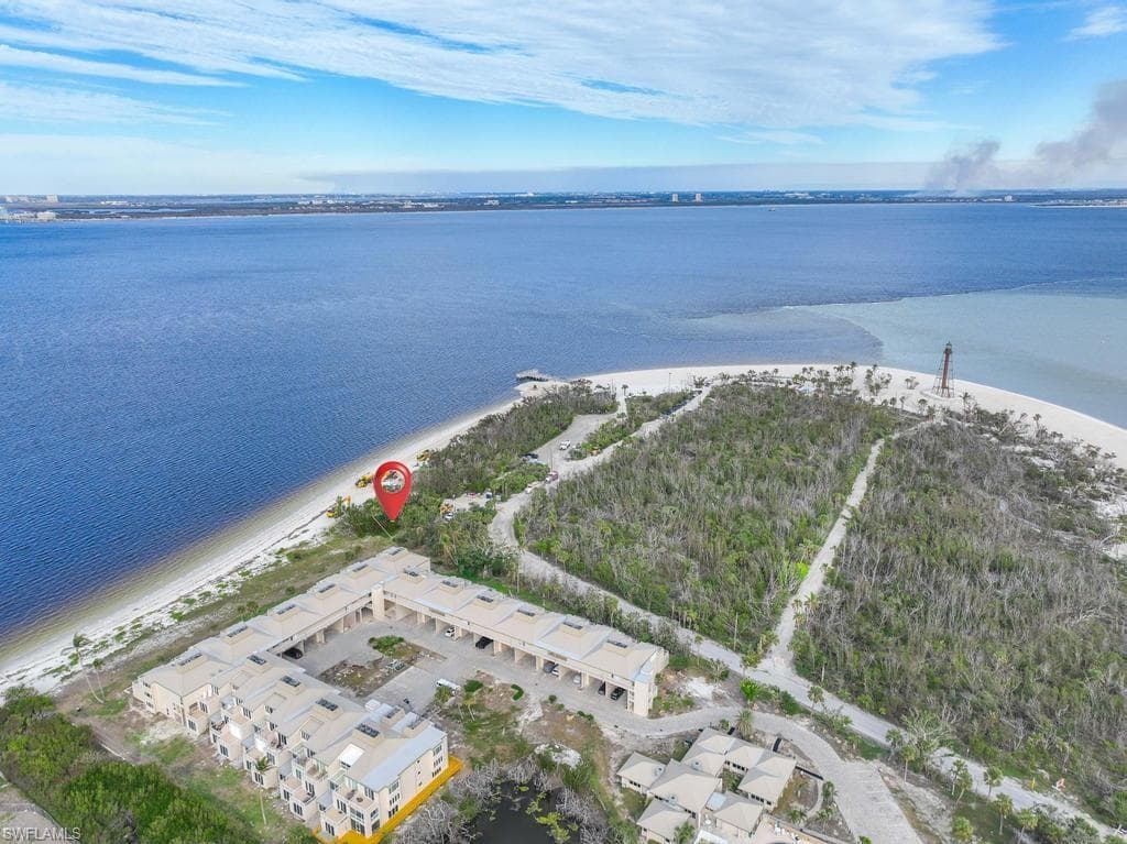 200 Periwinkle WAY 323 SANIBEL, FL 33957