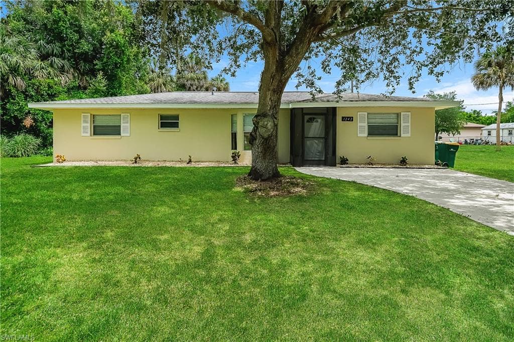 1242 Pike AVE NW PORT CHARLOTTE, FL 33948