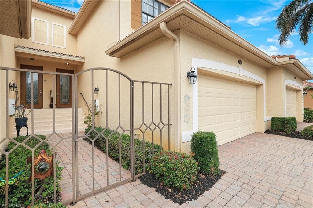 10610 Smokehouse Bay DR 202 NAPLES, FL 34120