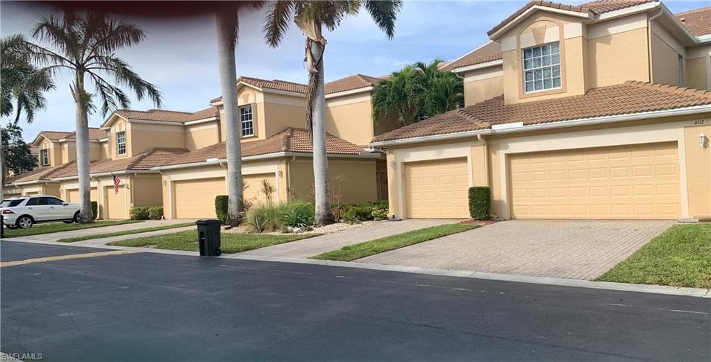6091 Jonathans Bay CIR 402 FORT MYERS, FL 33908