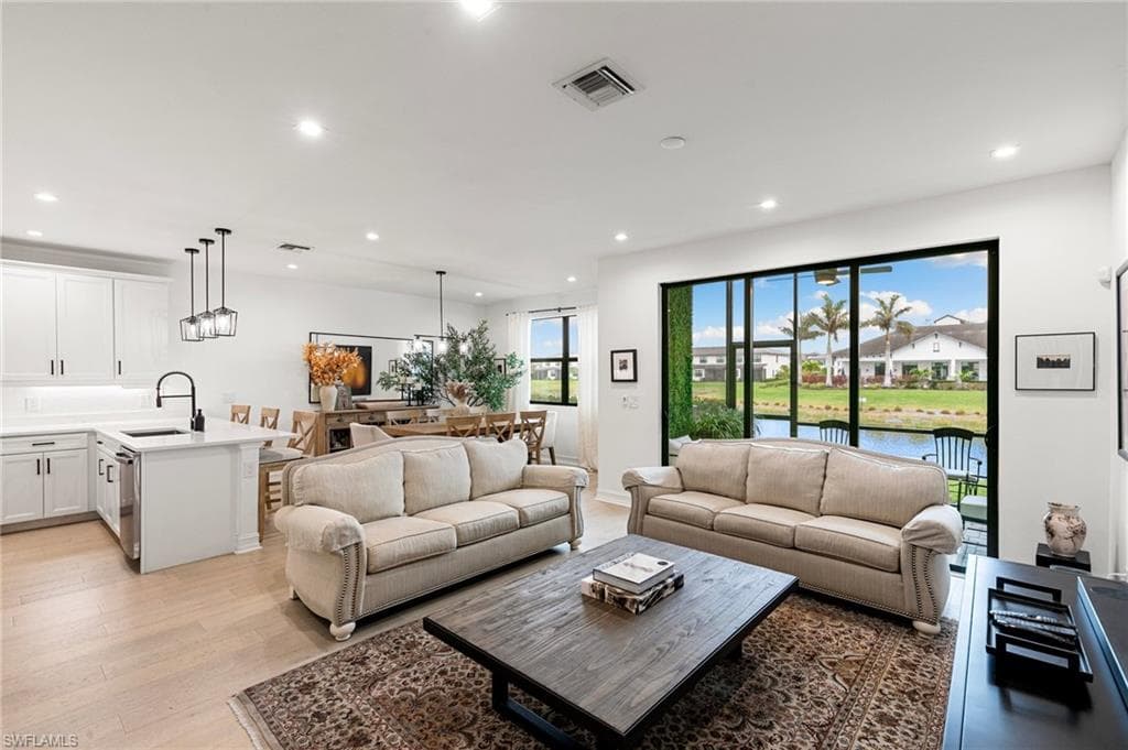 7544 Carnegie WAY NAPLES, FL 34119