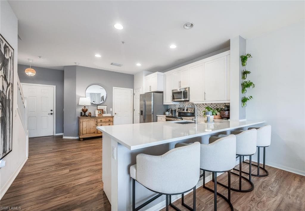 1028 Hampton CIR 63 NAPLES, FL 34105