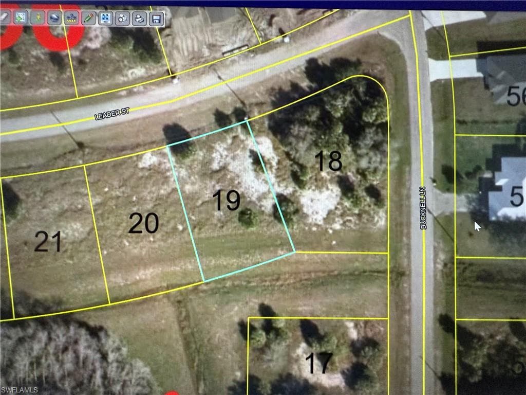 Leader ST LABELLE, FL 33935