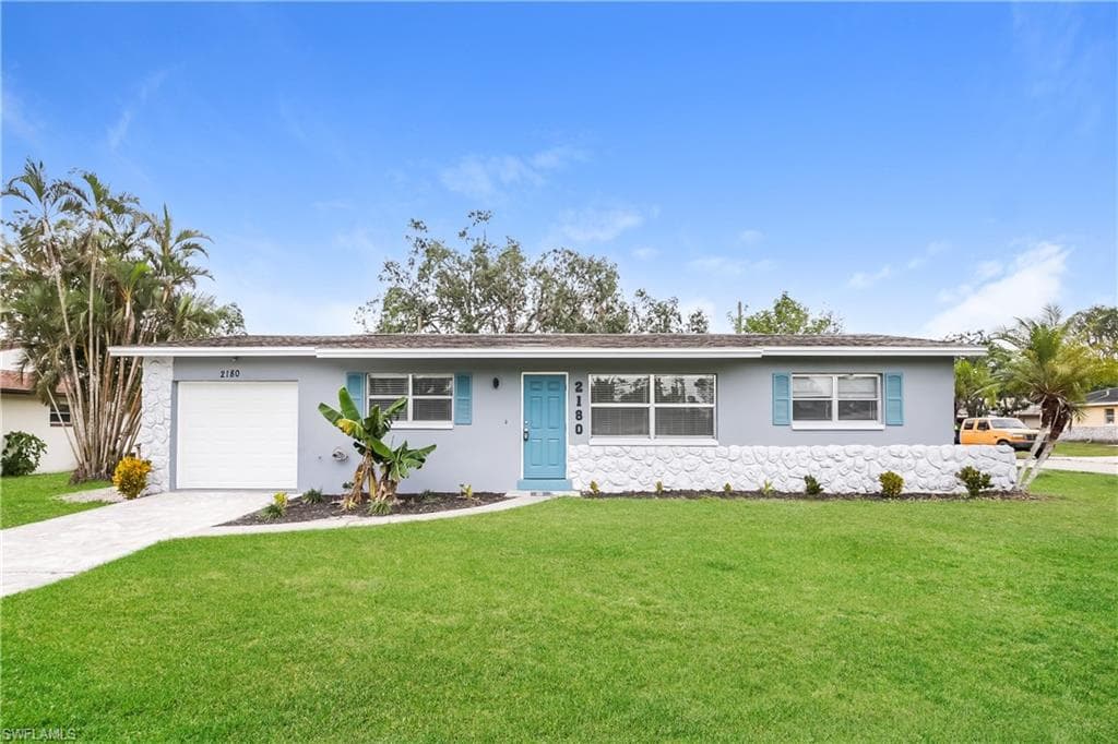 2180 Dominica AVE FORT MYERS, FL 33905
