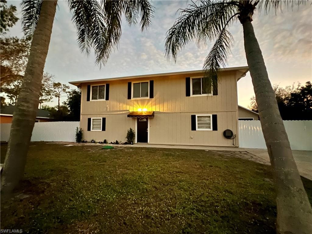 8430 Wren RD FORT MYERS, FL 33967