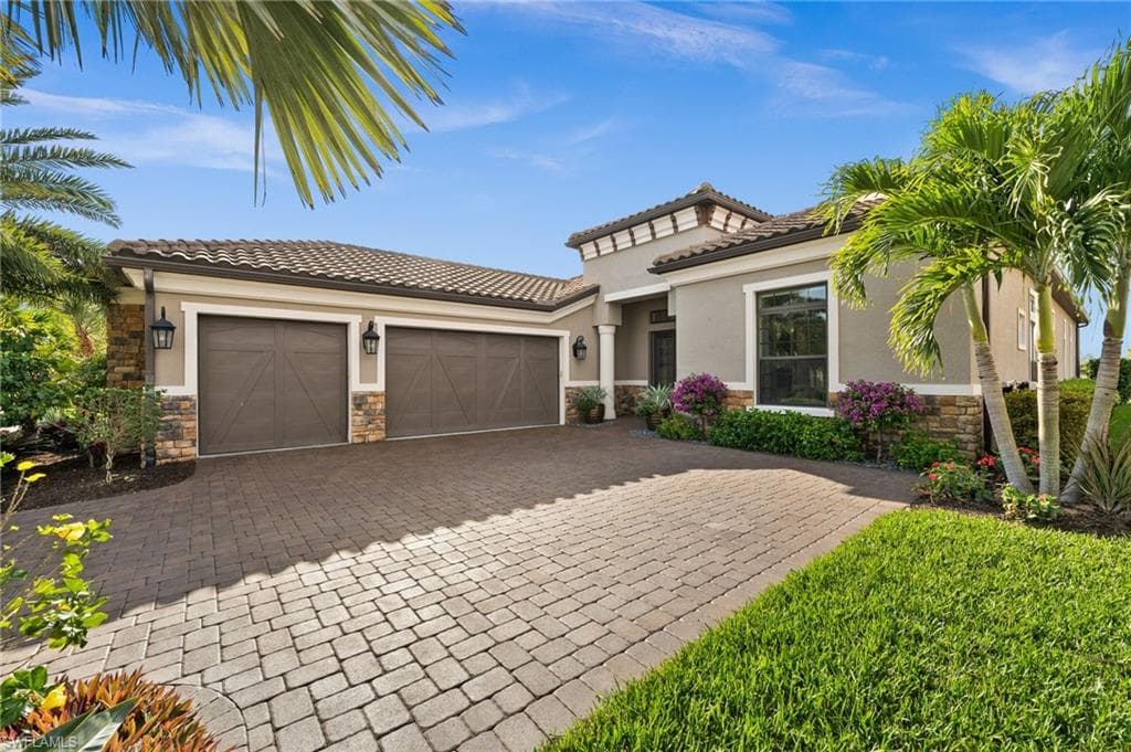 9481 Montelanico LOOP NAPLES, FL 34119