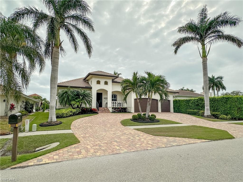 815 Amber DR MARCO ISLAND, FL 34145