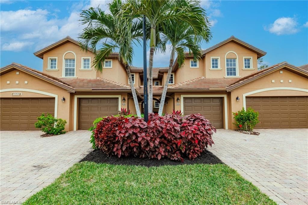 6685 Alden Woods CIR 202 NAPLES, FL 34113