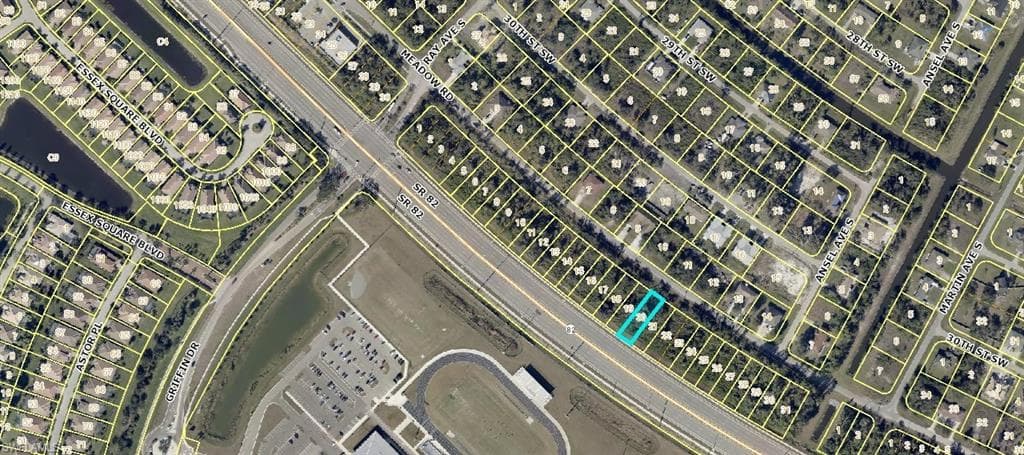 640 Meadow RD LEHIGH ACRES, FL 33973