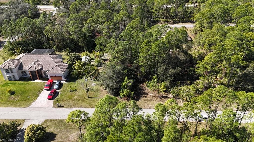 2005 Robert AVE ALVA, FL 33920