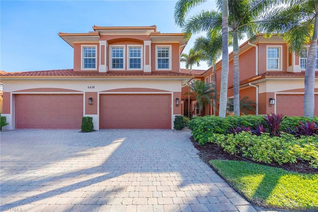 6438 Legacy CIR 301 NAPLES, FL 34113