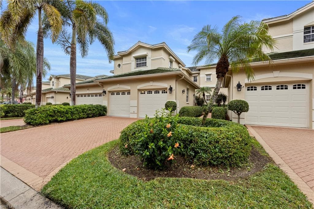 677 Vintage Reserve CIR 12A NAPLES, FL 34119