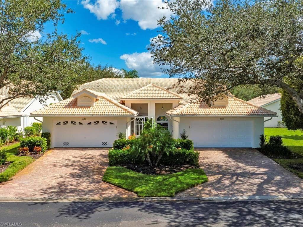682 Wiggins Bay DR NAPLES, FL 34110