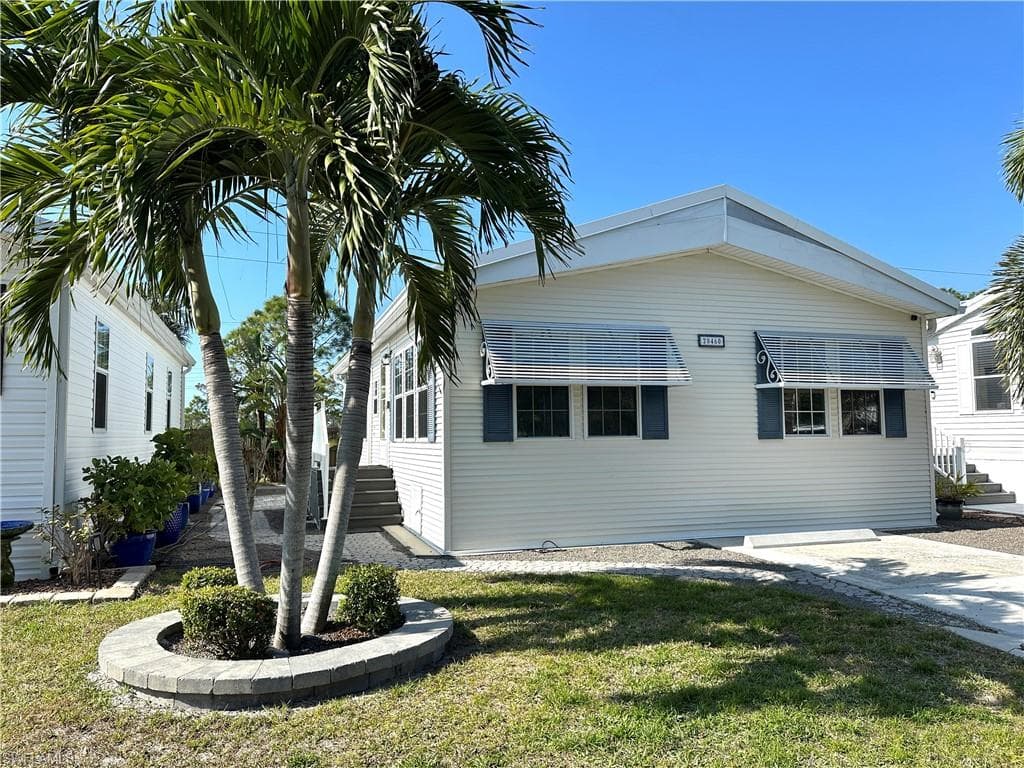 20460 Carriage CT ESTERO, FL 33928