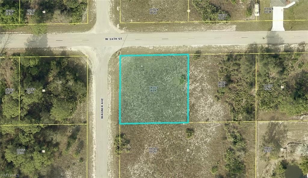 1907 W 14th ST LEHIGH ACRES, FL 33972