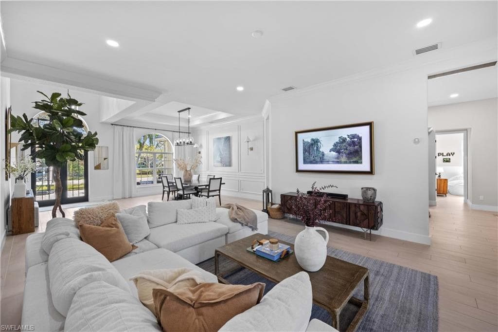 335 Cypress WAY W NAPLES, FL 34110