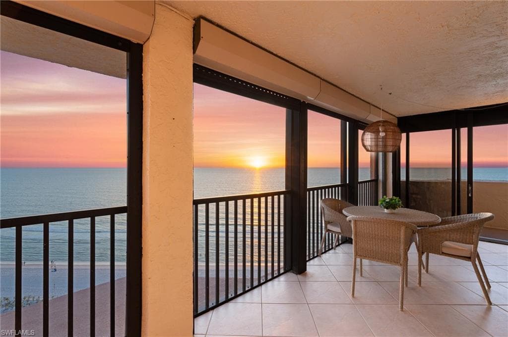 10851 Gulf Shore DR 1405 NAPLES, FL 34108
