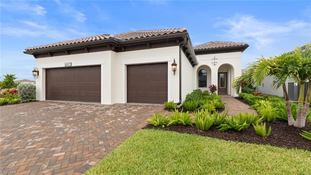 4075 Pegasus WAY NAPLES, FL 34120