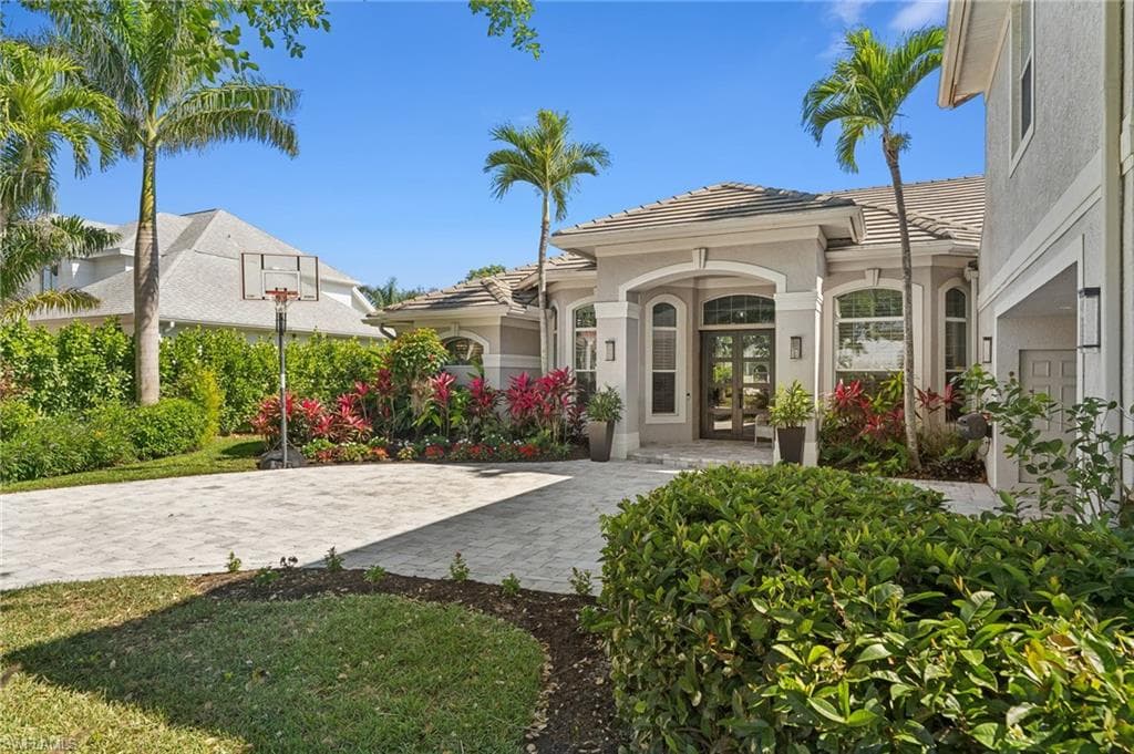 1904 Fairfax CIR NAPLES, FL 34109