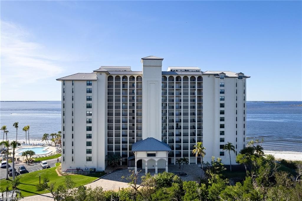 17080 Harbour Point DR 211 FORT MYERS, FL 33908