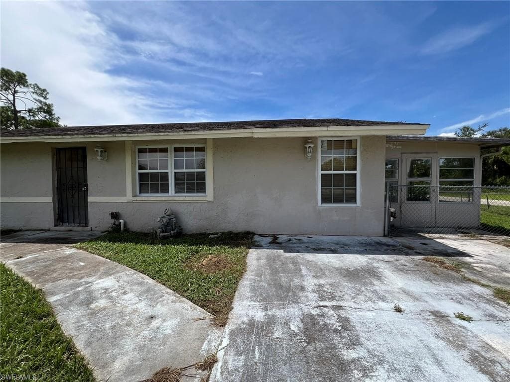 1023 Broadway AVE LEHIGH ACRES, FL 33972