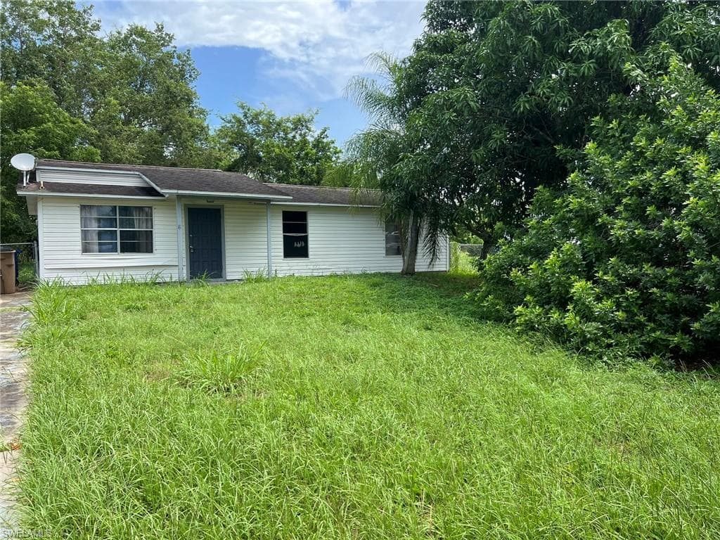 480 Valley DR LEHIGH ACRES, FL 33936