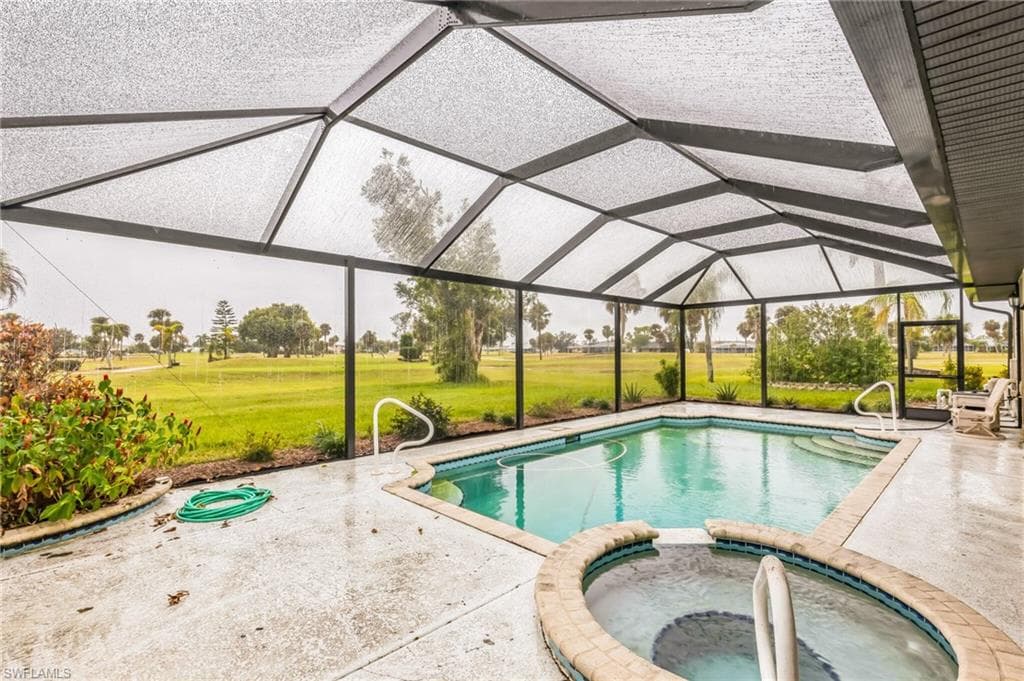 250 9th TER CAPE CORAL, FL 33990