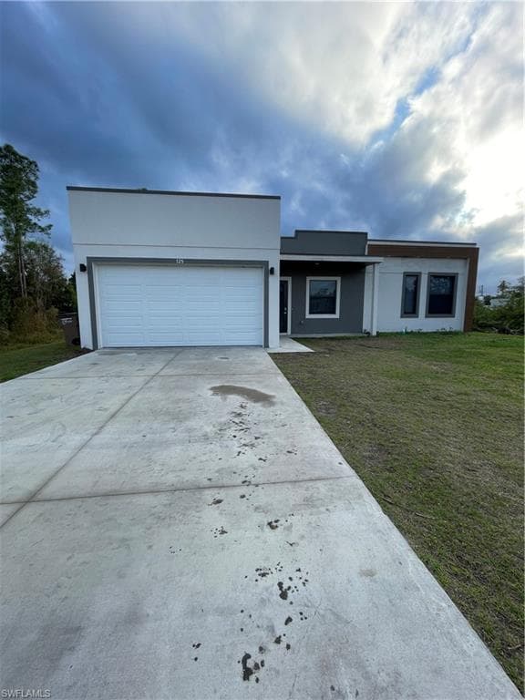 125 Greenbriar DR LEHIGH ACRES, FL 33972