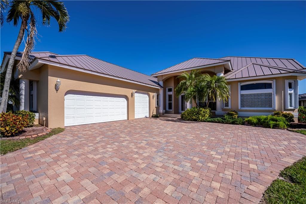 3343 SE 22nd PL CAPE CORAL, FL 33904