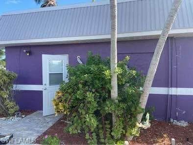 3944 Phoenix DR B ST. JAMES CITY, FL 33956