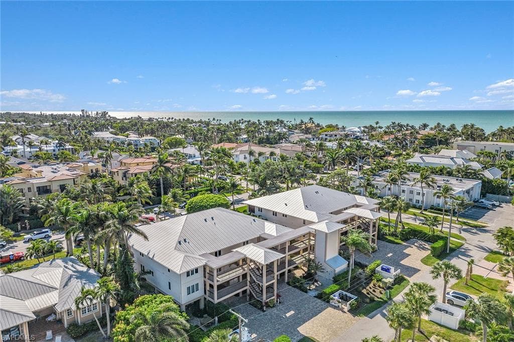 225 5th AVE S 204 NAPLES, FL 34102