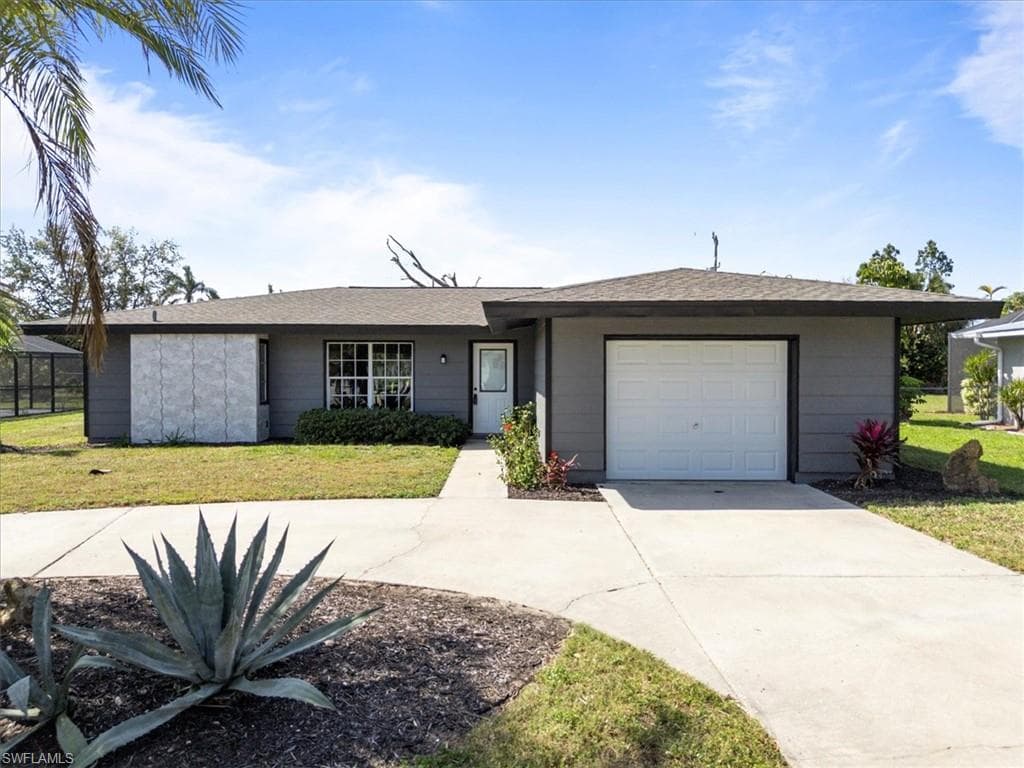 4216 SE 1st CT CAPE CORAL, FL 33904