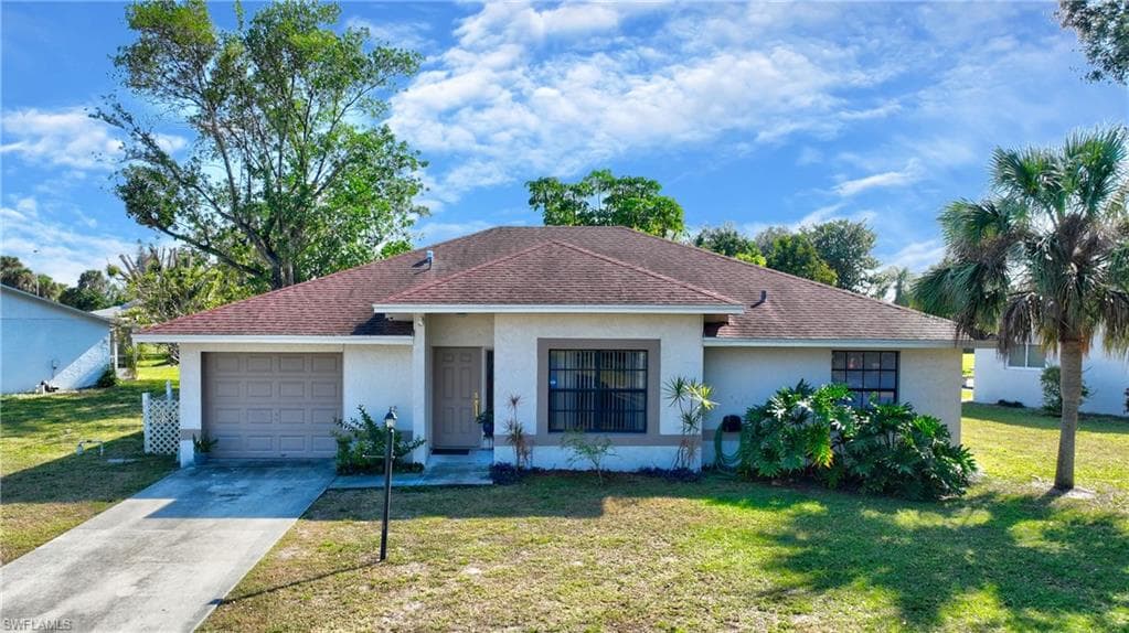 136 W Lake DR LEHIGH ACRES, FL 33936