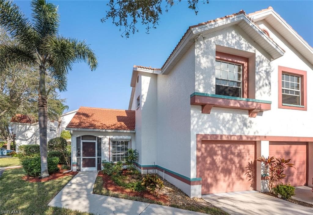 554 Windsor SQ 101 NAPLES, FL 34104